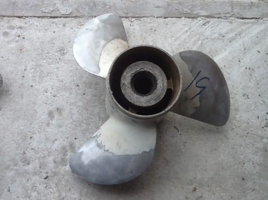 ขายแล้วครับ  ขายใบจักรยามาฮาพิท15หนึ่งใบพิท19หนึ่งใบครับราคาใบล่ะ2000บาทครับสนใจโทร0818260589