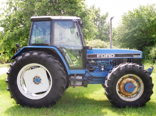 CD คู่มือซ่อมรถฟาร์มแทรกเตอร์ FORD (New Holland) Series 40