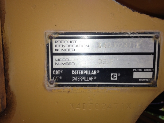 CAT950Fพร้อมใช้เล่มทะเบียนเครื่องเกียร์ดีมาก CAT950Fพร้อมใช้เล่มทะเบียนเครื่องเกียร์ดีมาก