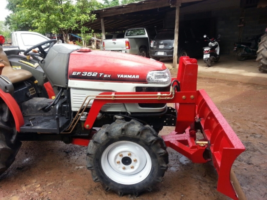 ยันร์ม่า EF352T 4 WD 2 เพลา ใบมีดหน้า ทำงาน 587 ชั่วโมง รถสวยมากๆ