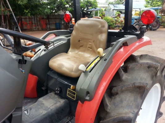 ยันร์ม่า EF352T 4 WD 2 เพลา ใบมีดหน้า ทำงาน 587 ชั่วโมง รถสวยมากๆ