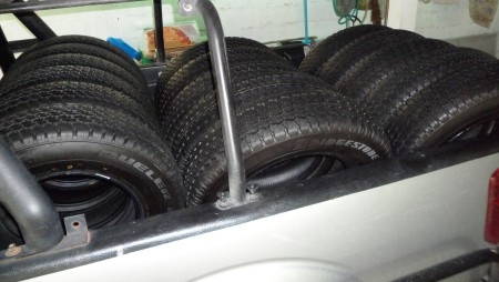 Bridgestone689 ขนาด205r16c ปี2013 ถอดรถป้ายแดง เหมือนยางใหม่ Bridgestone689 ขนาด205r16c ปี2013 ถอดรถป้ายแดง เหมือนยางใหม่