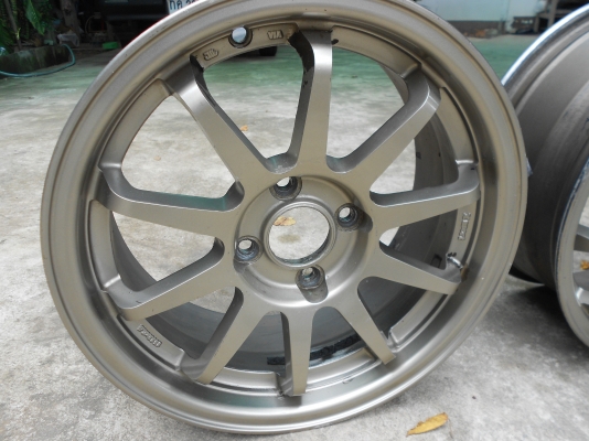 ขายล้อแม็ก 15 นิ้ว ใส่ 4 รู 100 *** มี 2 วง ขายล้อแม็ก 15 นิ้ว ใส่ 4 รู 100 *** มี 2 วง