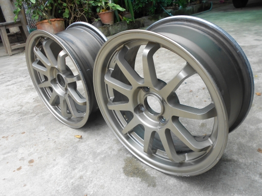 ขายล้อแม็ก 15 นิ้ว ใส่ 4 รู 100 *** มี 2 วง