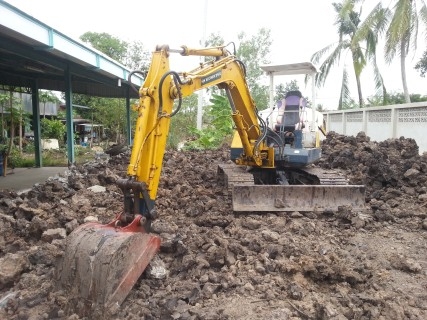 รถแบ็คโฮ Komatsu pc40-5 พร้อมใช้ รถทำงานทุกวัน รถแบ็คโฮ Komatsu pc40-5 พร้อมใช้ รถทำงานทุกวัน