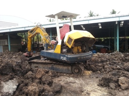 รถแบ็คโฮ Komatsu pc40-5 พร้อมใช้ รถทำงานทุกวัน รถแบ็คโฮ Komatsu pc40-5 พร้อมใช้ รถทำงานทุกวัน
