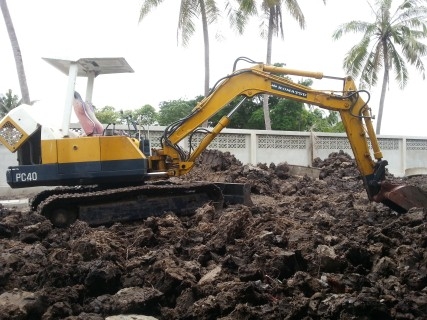 รถแบ็คโฮ Komatsu pc40-5 พร้อมใช้ รถทำงานทุกวัน