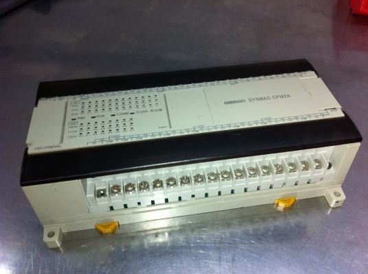 PLC  OMRON