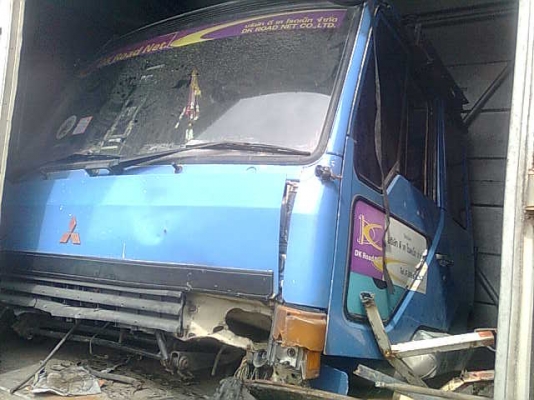 ต้องการขาย / รถ 10 ล้อ 1 เพลา / MITSU FN517M-TB0505 ( 195 แรง ) ต้องการขาย / รถ 10 ล้อ 1 เพลา / MITSU FN517M-TB0505 ( 195 แรง )