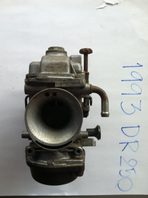 ขายอะหลั่ย suzuki dr 250 เครื่องท่อนล่าง+คาร์บู