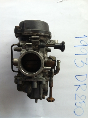 ขายอะหลั่ย suzuki dr 250 เครื่องท่อนล่าง+คาร์บู