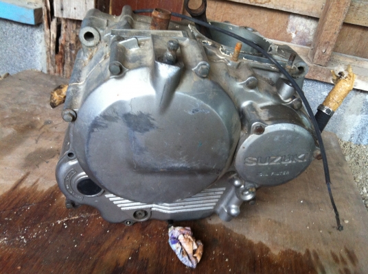 ขายอะหลั่ย suzuki dr 250 เครื่องท่อนล่าง+คาร์บู