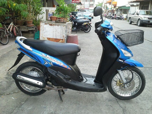 mio amore ปี 50 สีน้ำเงิน รถสวยกริ๊บ ชุดสีไม่มีรอย เครื่องเดิมแน่นๆ ไม่หลวม ไม่มีควัน ไม่ต้องทำอะไรอีกแล้ว เอกสารครบ