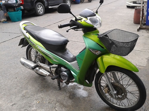 wave 125 i ปี 49 สตาร์ทมือ สีเขียว รถสวยตั้งขายได้เลย สภาพเดิมๆ เครื่องแน่น ไม่หลวม ไม่มีควันขาว มีเล่มพร้อม ราคานี้คุ้มมาก wave 125 i ปี 49 สตาร์ทมือ สีเขียว รถสวยตั้งขายได้เลย สภาพเดิมๆ เครื่องแน่น ไม่หลวม ไม่มีควันขาว มีเล่มพร้อม ราคานี้คุ้มมาก
