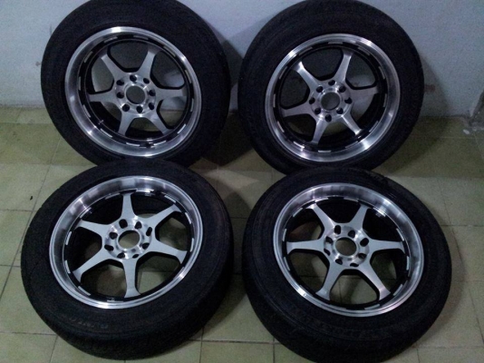 ขายแม็กสวยๆ 15 กว้ง 7 นิ้ว พร้อมยาง DUNLOP LM703