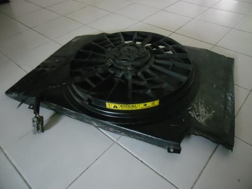 ขายพัดลมVolvoของแท้ๆพร้อมบังลมและรีเล์Volvoแท้สภาพสวย