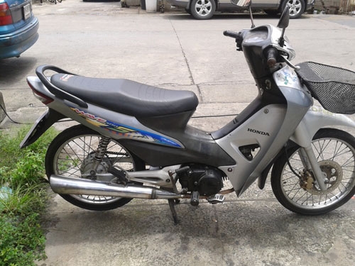 wave100s ปี 50สีเทา  เครื่องดีแน่นๆเดิมๆ ชุดสีสวย เอกสารครบ มาลองขับได้จ้า