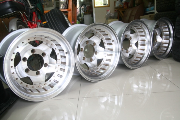 ล้อนอก 6รู139.7 15x8.5 ET-25 ขอบหนาไร้ซ่อม งามจริงๆ 12000บาท 081-7570077 โทรมาสอบถามได้คับ ล้อนอก 6รู139.7 15x8.5 ET-25 ขอบหนาไร้ซ่อม งามจริงๆ 12000บาท 081-7570077 โทรมาสอบถามได้คับ