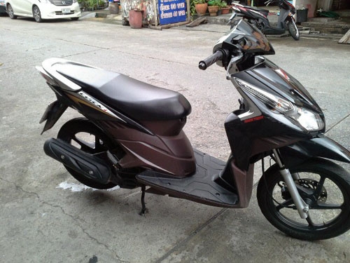 click I ปี 54 ล้อแม็กซ์ สีดำ สภาพ 90 เปอร์เซ็นต์ น้ำตาล รถสวยมาก เครื่องเดิมๆ มีเล่ม เอกสารครบ