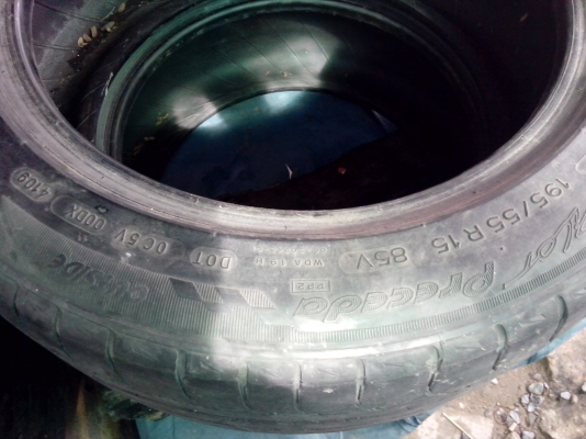 ขายยางเปอร์เซ็น มิชลิน ไพล็อต ปลาย09 195/55/15 มีปะ1เส้นถูกๆ