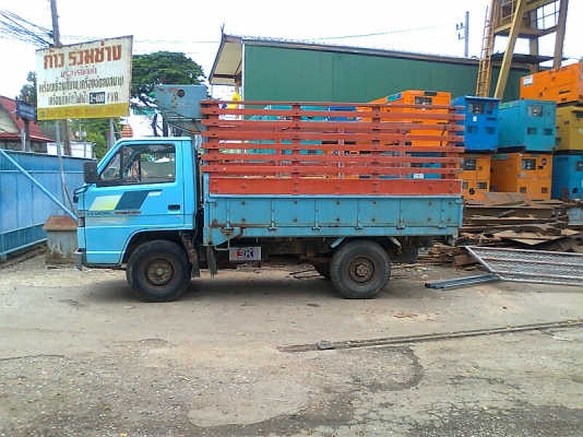 ขาย..รถISUZU NKR 55EU1 ปี 35 เครื่อง 88 แรงม้า เกียร์สั้น เครื่องดี คัสซีสวย เก๋งสวย ภายในสวย มีทะเบียนครบ.