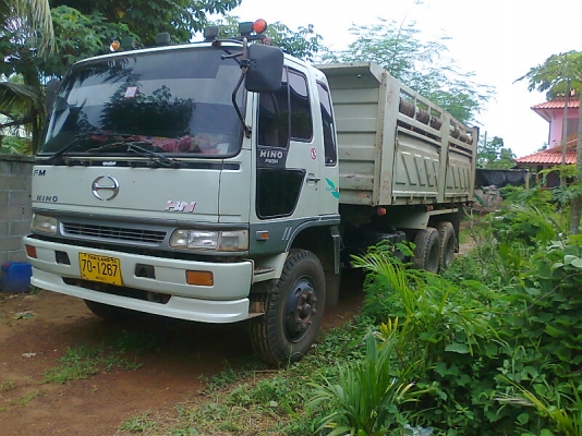 ขาย..รถสิบล้อ HINO FM 3H รถปี 37 เครื่องดี คัสซีสวย เก๋งสวย ภายในสวย มีแอร์เย็นเจี๊ยบ รถสวยครบ มีทะเบียน.