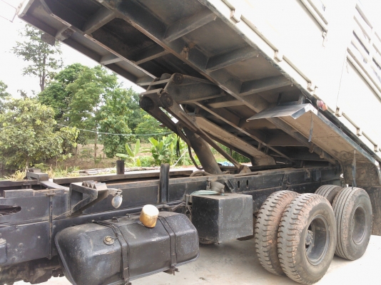 ขาย HINO 3 m 240 แรง ดั๊ม มีระบบลากจูง  (ขายพร้อมตัวลูกไปแล้ว)