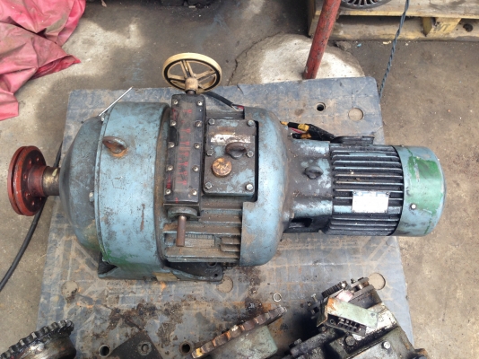 ขายมอเตอร์เกียร์ปรับรอบ Sumitomo 5 HP. สภาพดี พร้อมใช้งานทดลองเรียบร้อยแล้ว ( ในรูปยังไม่ได้ทำความสะอาด )