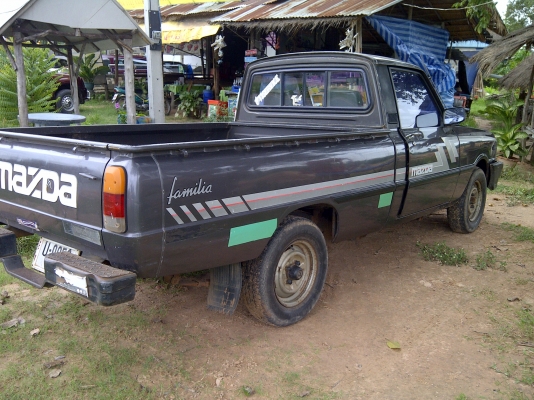 1989 MAZDA, FAMILIA 1.3  สีเทา เกียร์ธรรมดา เครื่องแน่นแรงดี พร้อมใช้งาน เดมทั่งคัน