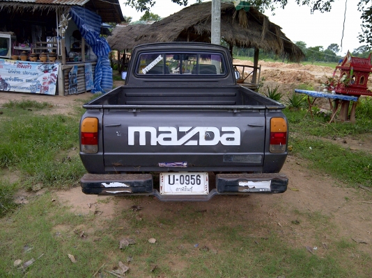 1989 MAZDA, FAMILIA 1.3  สีเทา เกียร์ธรรมดา เครื่องแน่นแรงดี พร้อมใช้งาน เดมทั่งคัน