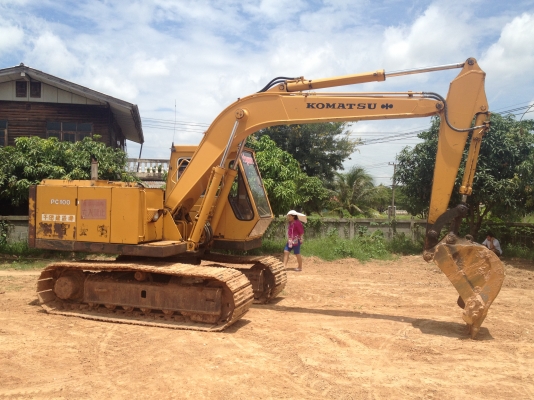 ขายรถแบคโฮ Komatsu pc100-2 สภาพสวย พร้อมใช้ เดิมๆครับ ขายรถแบคโฮ Komatsu pc100-2 สภาพสวย พร้อมใช้ เดิมๆครับ