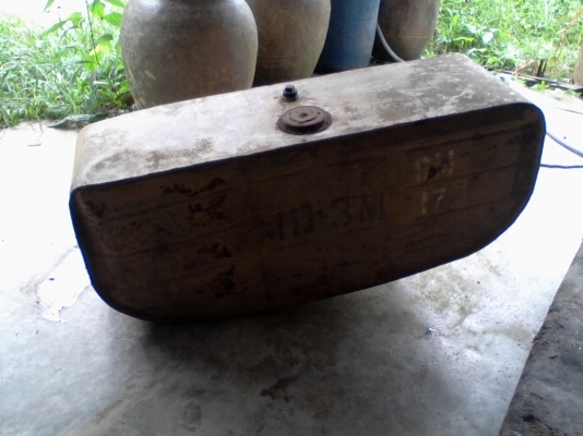 ถังน้ำมันมิเนียม ขนาดใหญ่ ประมาณ 240 ลิตร ถังน้ำมันมิเนียม ขนาดใหญ่ ประมาณ 240 ลิตร