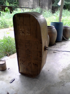 ถังน้ำมันมิเนียม ขนาดใหญ่ ประมาณ 240 ลิตร ถังน้ำมันมิเนียม ขนาดใหญ่ ประมาณ 240 ลิตร