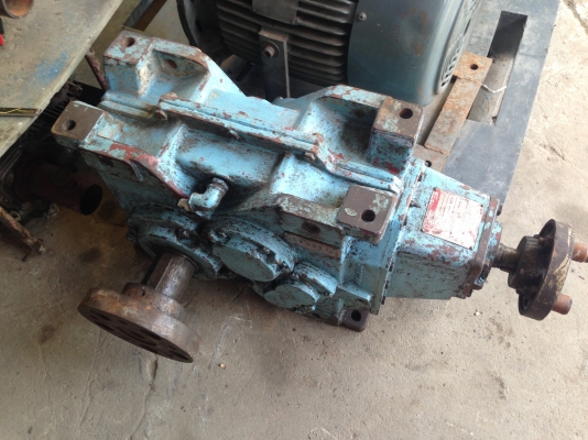 ขายเกียร์ทดรอบ อัตราทด 1:8 สภาพดี หมุนคล่อง พร้อมใช้งาน น้ำหนักน่าจะเกือบๆ200 กิโลกรัม