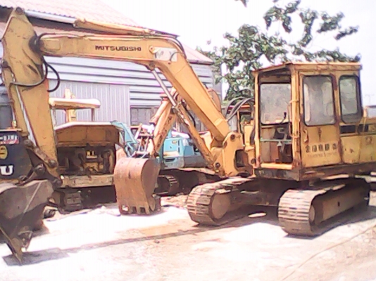 ขายรถแมคโค MITSUBISHI MS070