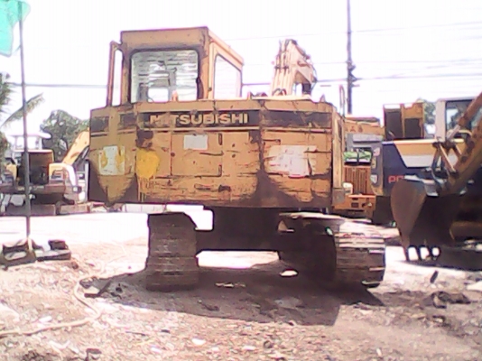 ขายรถแมคโค MITSUBISHI MS070