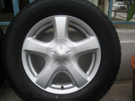 ขายล้อแม็ก All new Isuzu D-max ป้ายแดง 17"x7" et33 6รู139 + ยาง ปี 13สนใจติดต่อเล็กคลองสามครับ (081-3747940)