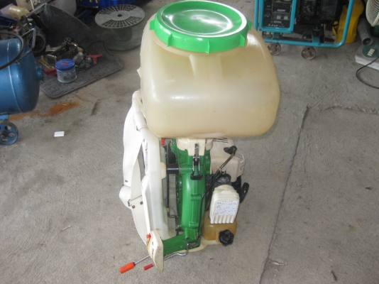 เครื่องพ่นปุ๋ยเคมี