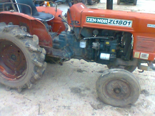 ขายรถไถ1801สภาพพร้อมใช้งานสวยๆ พร้อมผาน1พลวง