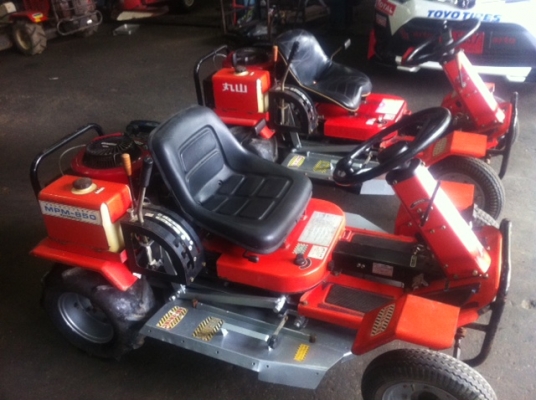 ขายรถตัดหญ้านั่งขับแบบโกคาสครับ