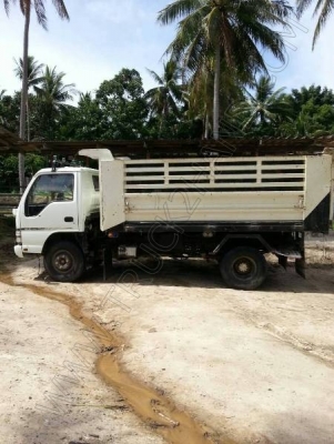 รถบรรทุก 6 ล้อดั๊มพ์ ยี่ห้อ ISUZU รุ่น NQR