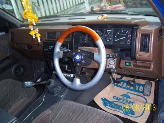 น้องฝากขาย nissan big-m แวน  เครื่องดีครับใช้งานทุกวัน(ด่วนครับ)