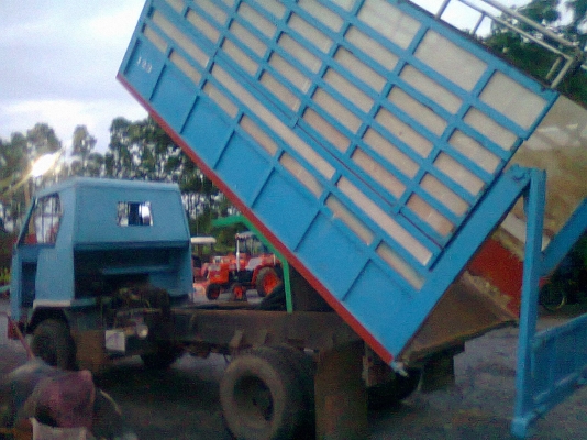 อีแต๋น 6 ล้อดั๊ม เครื่อง KM 6 สูบ 120 แรงม้า สวย ทน แน่น อึด สู้ทุกงาน ทดลองขับได้ทุกวัน ราคาต่อรองได้ครับ..