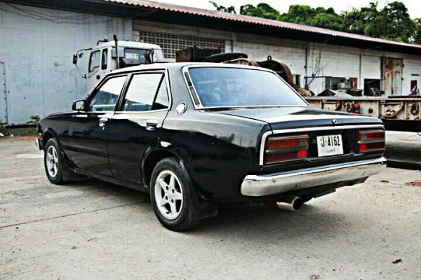 ขายรถเก๋งราคามอไซค์ toyota RT100 เล่มทะเบียนครบพร้อมโอน