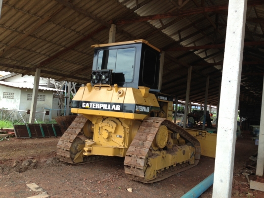 ขายรถแทรกเตอร์ CAT D4H-SERIES-2 ตีนไก่  เกียร์ท๊อค สภาพรถสวย แอร์เย็น เครื่องดี ปั้มแรง สนใจโทร