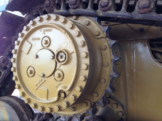 ขายรถแทรกเตอร์ CAT D4H-SERIES-2 ตีนไก่  เกียร์ท๊อค สภาพรถสวย แอร์เย็น เครื่องดี ปั้มแรง สนใจโทร