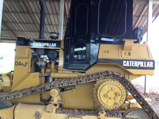 ขายรถแทรกเตอร์ CAT D4H-SERIES-2 ตีนไก่  เกียร์ท๊อค สภาพรถสวย แอร์เย็น เครื่องดี ปั้มแรง สนใจโทร
