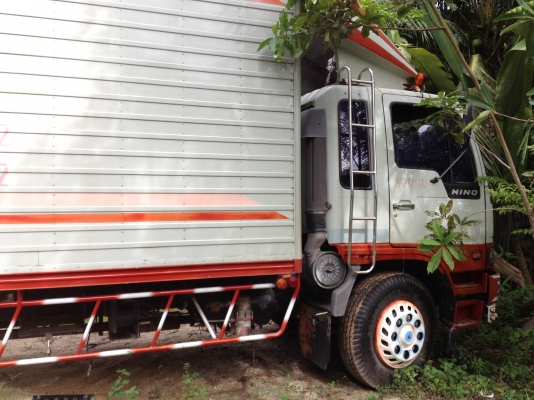 ขาย FF3H ตู้แห้ง เครื่อง H07D 195แรง ตู้แห้ง รถสวยมากๆ ตามรูป ขาย FF3H ตู้แห้ง เครื่อง H07D 195แรง ตู้แห้ง รถสวยมากๆ ตามรูป