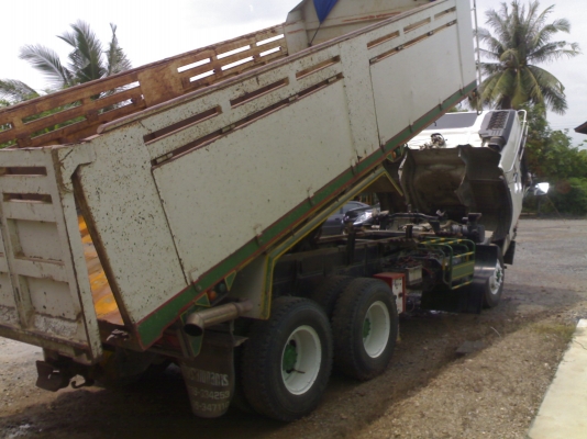 ขายHINO MECA260 ปี47 2เพลาดั๊ม กะบะข้างเลียบหน้าพระลาน