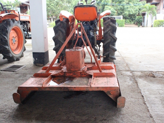 ขายรถไถคูโบต้า L2000 พร้อมตัดหญ้า 1.00 เมตร ถูกๆชัวร์(ลำพูน)